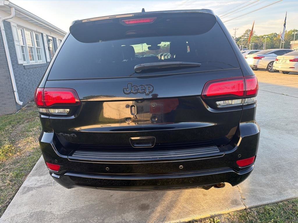 Used 2018 Jeep Grand Cherokee Altitude AWD/4WD image 9