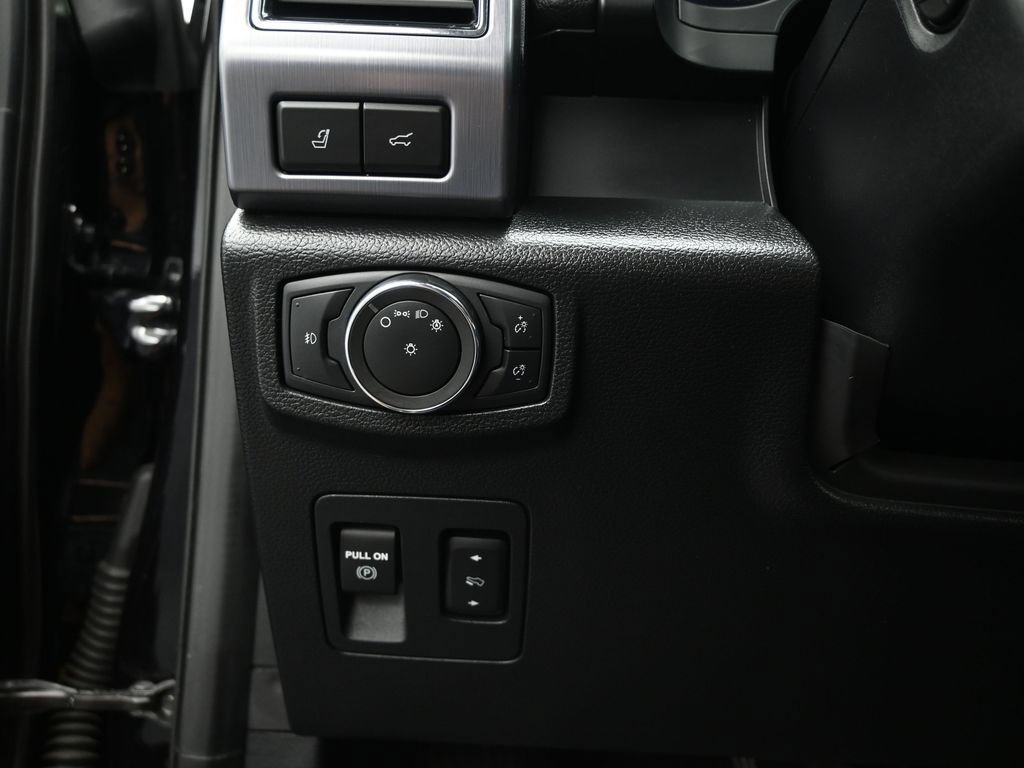 Used 2019 Ford Expedition Platinum RWD image 12