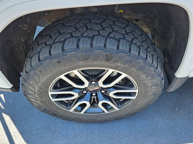 Used 2024 GMC Sierra 1500 AT4 w/ AT4 Preferred Package image 17