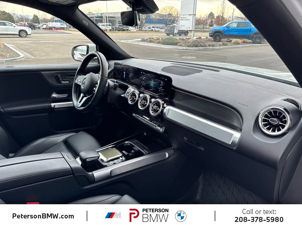 Used 2022 Mercedes-Benz GLB 250 4MATIC image 18
