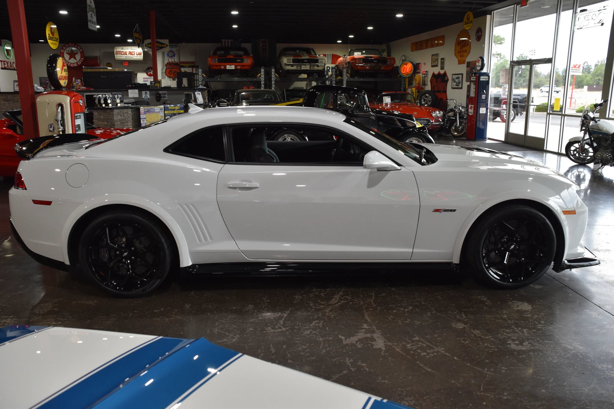 Used 2014 Chevrolet Camaro Z/28 RWD image 9