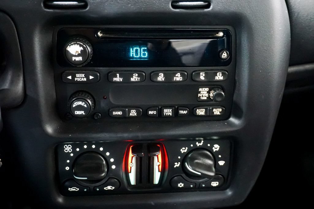 Used 2004 Chevrolet Monte Carlo LS w/ Preferred Equipment Group FWD image 21