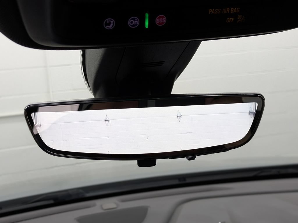 Used 2023 Chevrolet Traverse LT w/ Rear Camera Mirror Package AWD/4WD image 7
