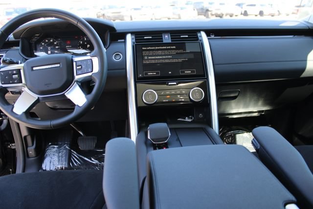 Used 2024 Land Rover Discovery S AWD/4WD image 14