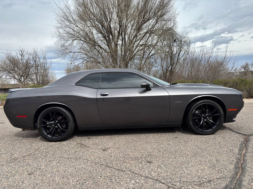 Used 2016 Dodge Challenger R/T w/ Blacktop Package RWD image 2