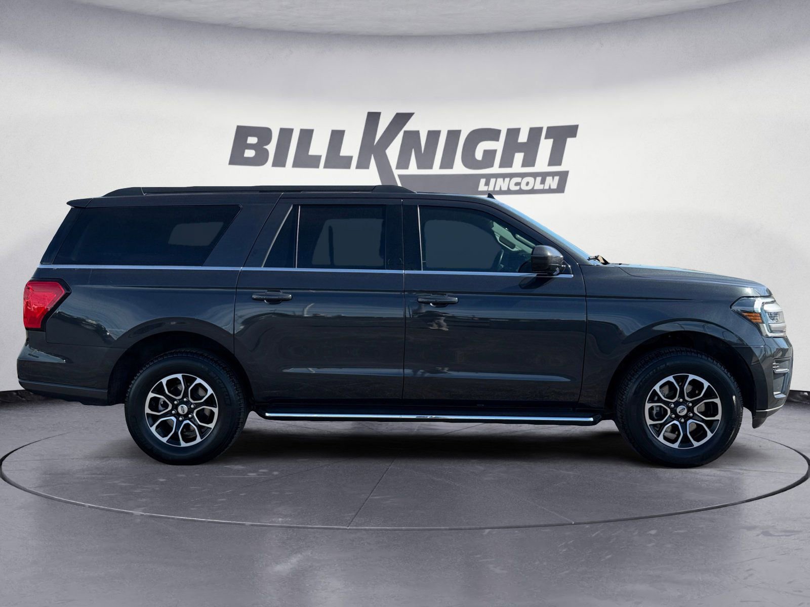 Used 2022 Ford Expedition Max XLT image 6