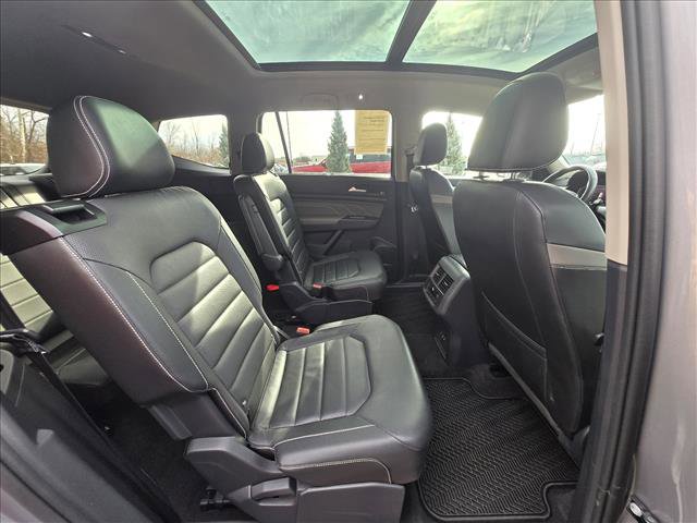 Certified 2022 Volkswagen Atlas SEL Premium image 13