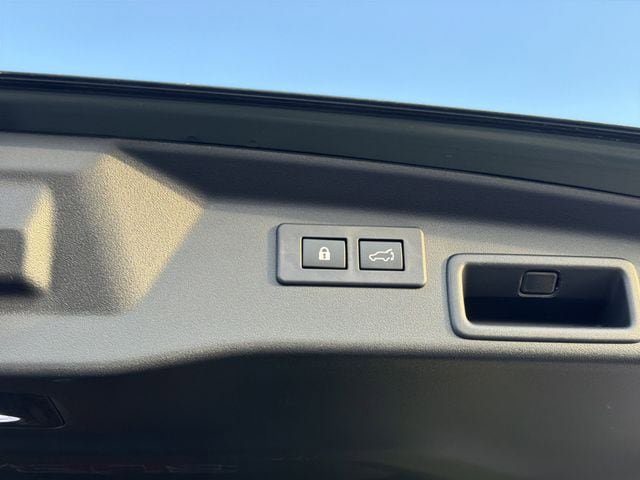 Certified 2026 Subaru Outback Touring AWD/4WD image 15