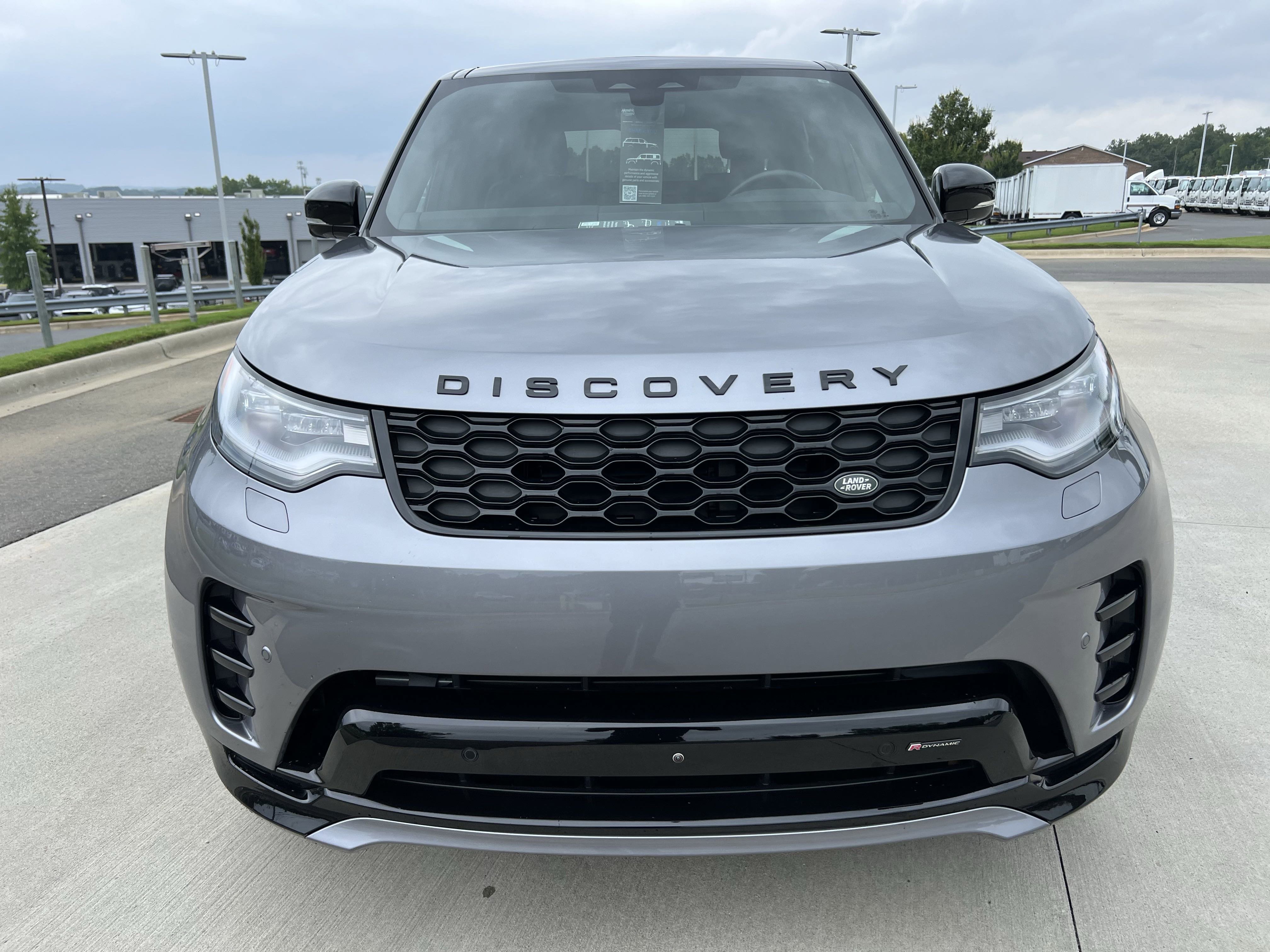 Certified 2023 Land Rover Discovery S R-Dynamic image 9