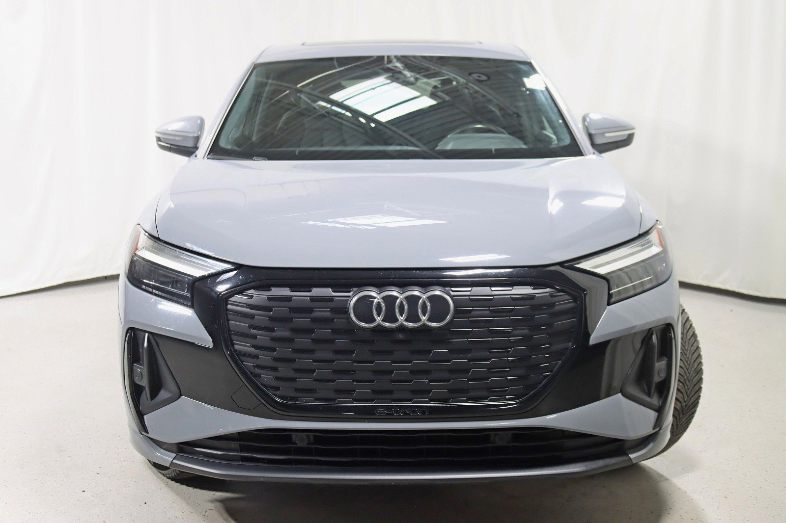Used 2022 Audi Q4 e-tron Premium Plus image 8