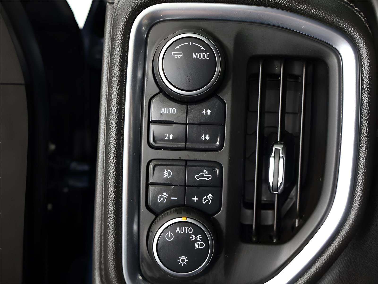 Used 2020 Chevrolet Silverado 1500 RST AWD/4WD image 36