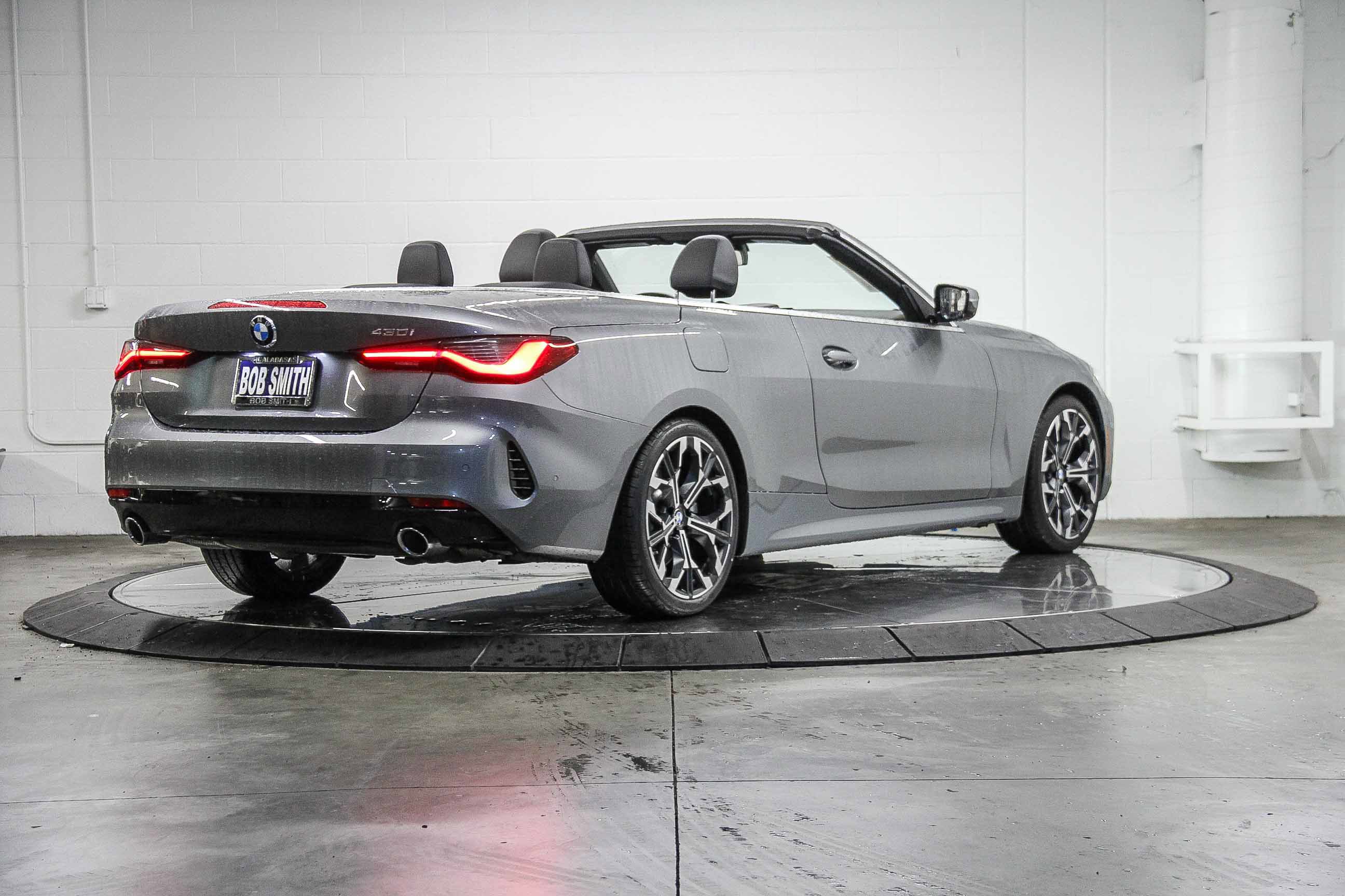 Used 2025 BMW 430i Convertible w/ Premium Package image 12