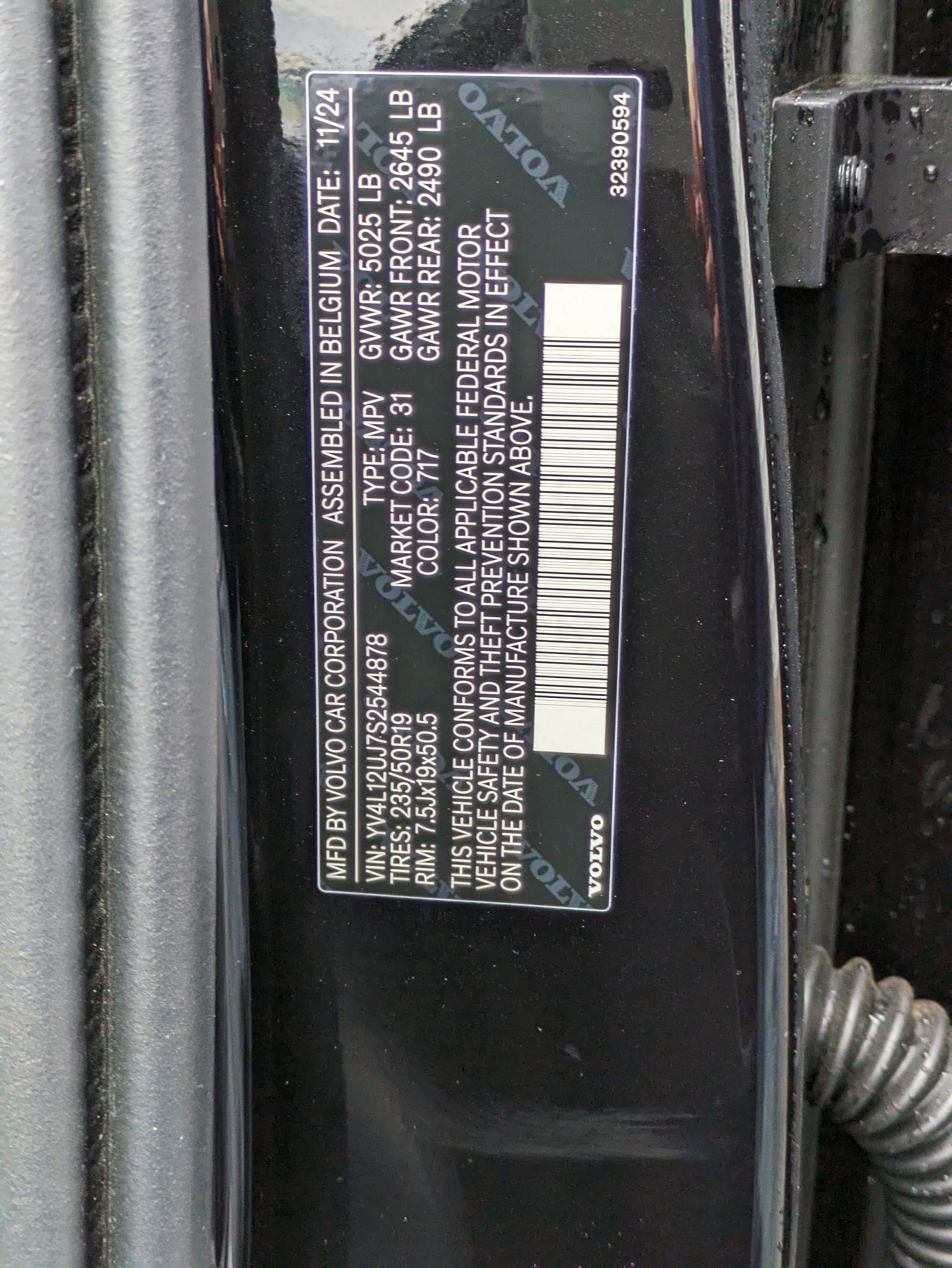 New 2025 Volvo XC40 B5 Core w/ Protection Package Premier image 16