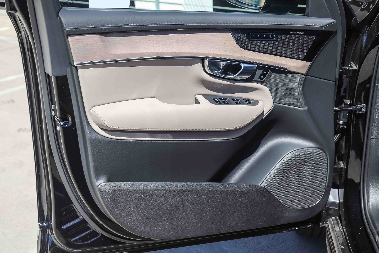 New 2027 Volvo XC90 B6 Plus AWD/4WD image 20