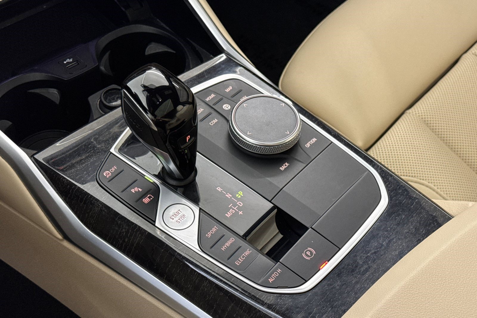 Used 2022 BMW 330e w/ M Sport Package RWD image 17