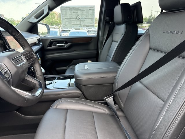 New 2026 GMC Yukon Denali w/ Denali Reserve Package AWD/4WD image 5