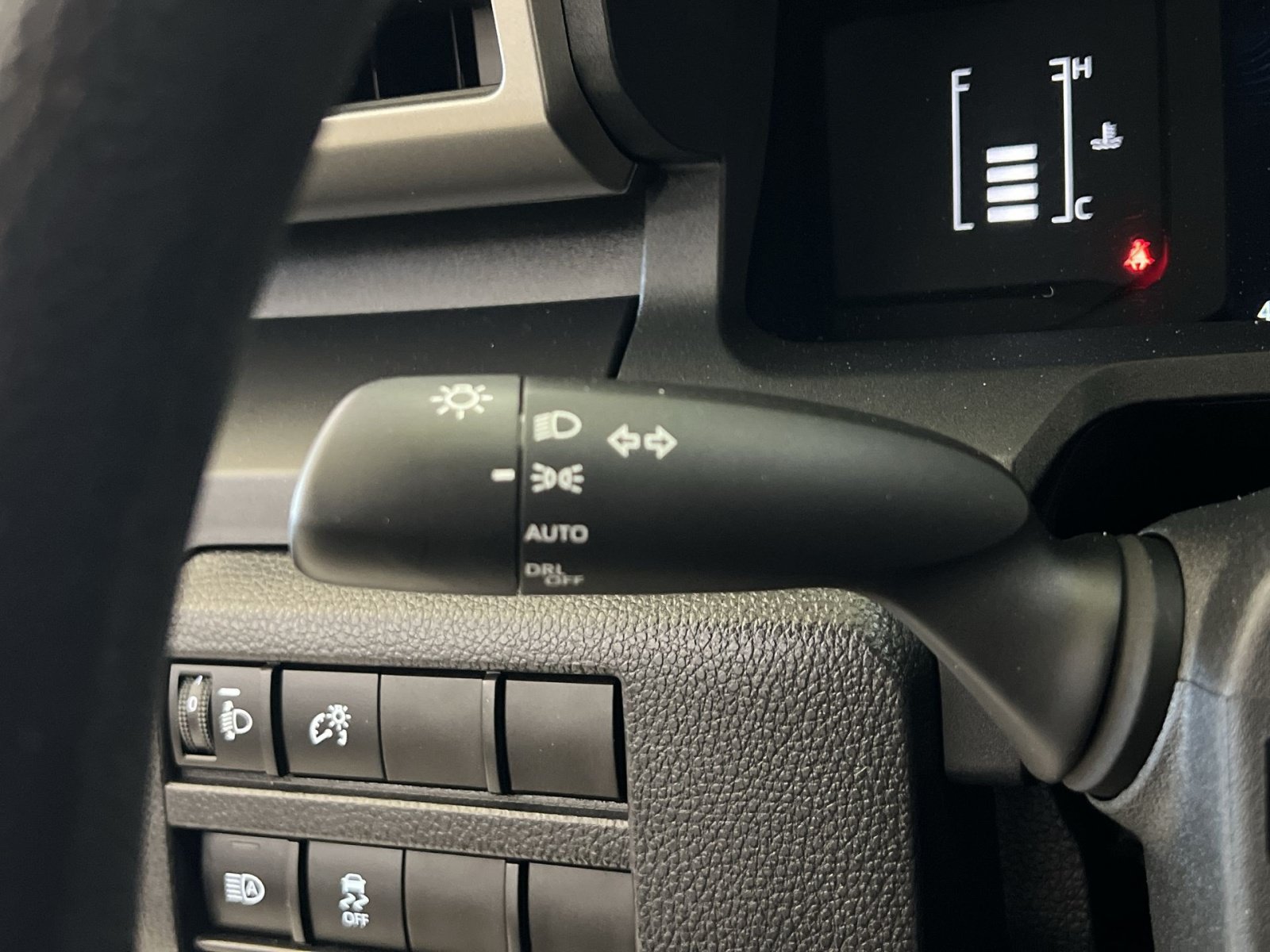 Used 2024 Toyota Tacoma SR RWD image 35