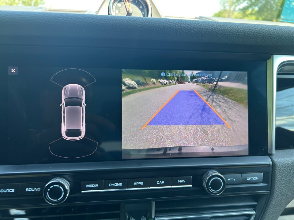 Used 2021 Porsche Macan AWD/4WD image 19