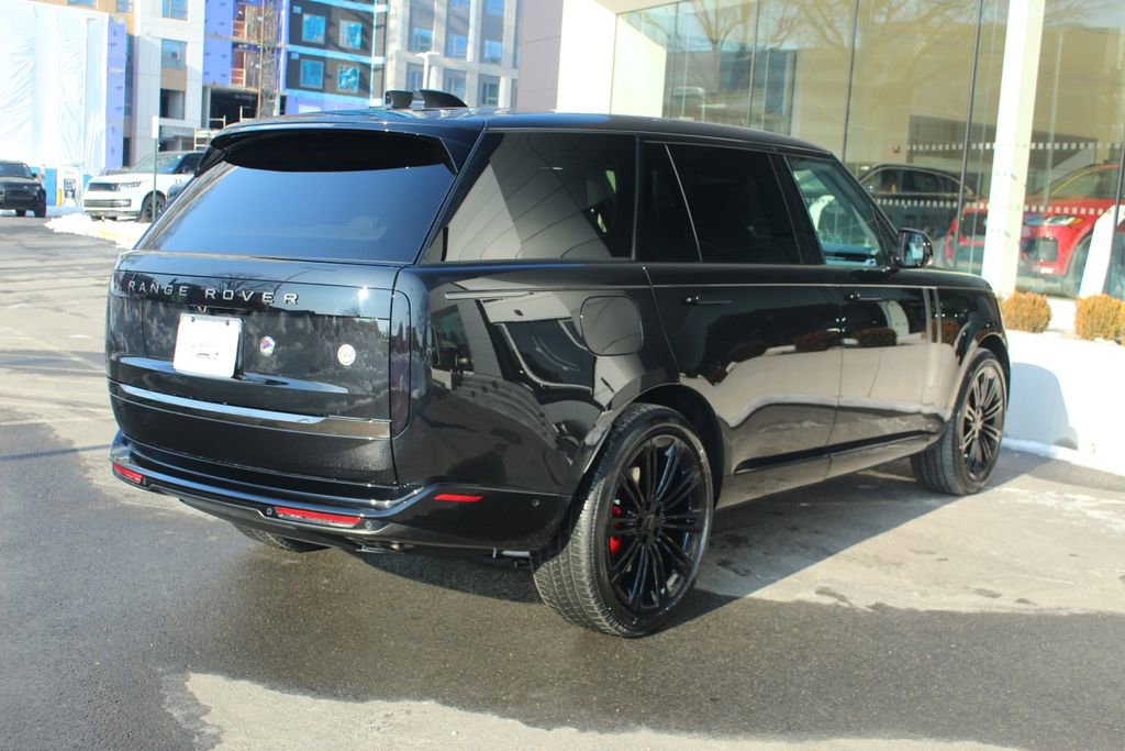 New 2026 Land Rover Range Rover SV image 2