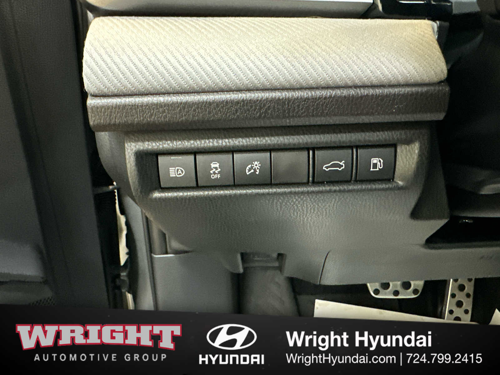 Used 2025 Toyota Camry SE w/ Convenience Package image 23