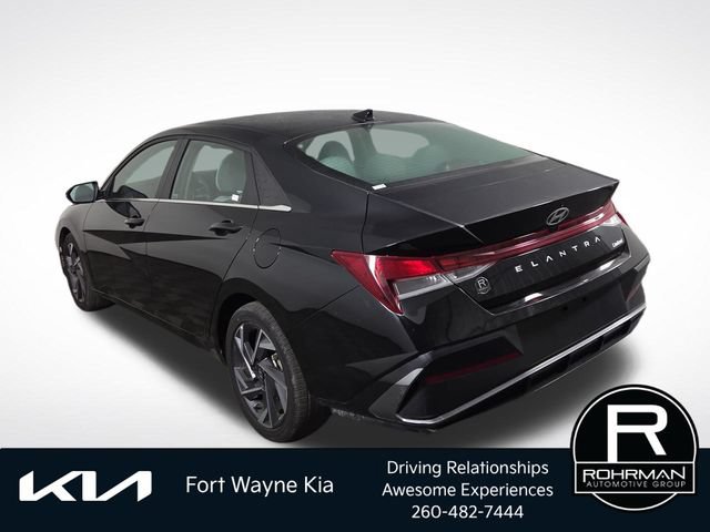 Used 2025 Hyundai Elantra Limited FWD image 9