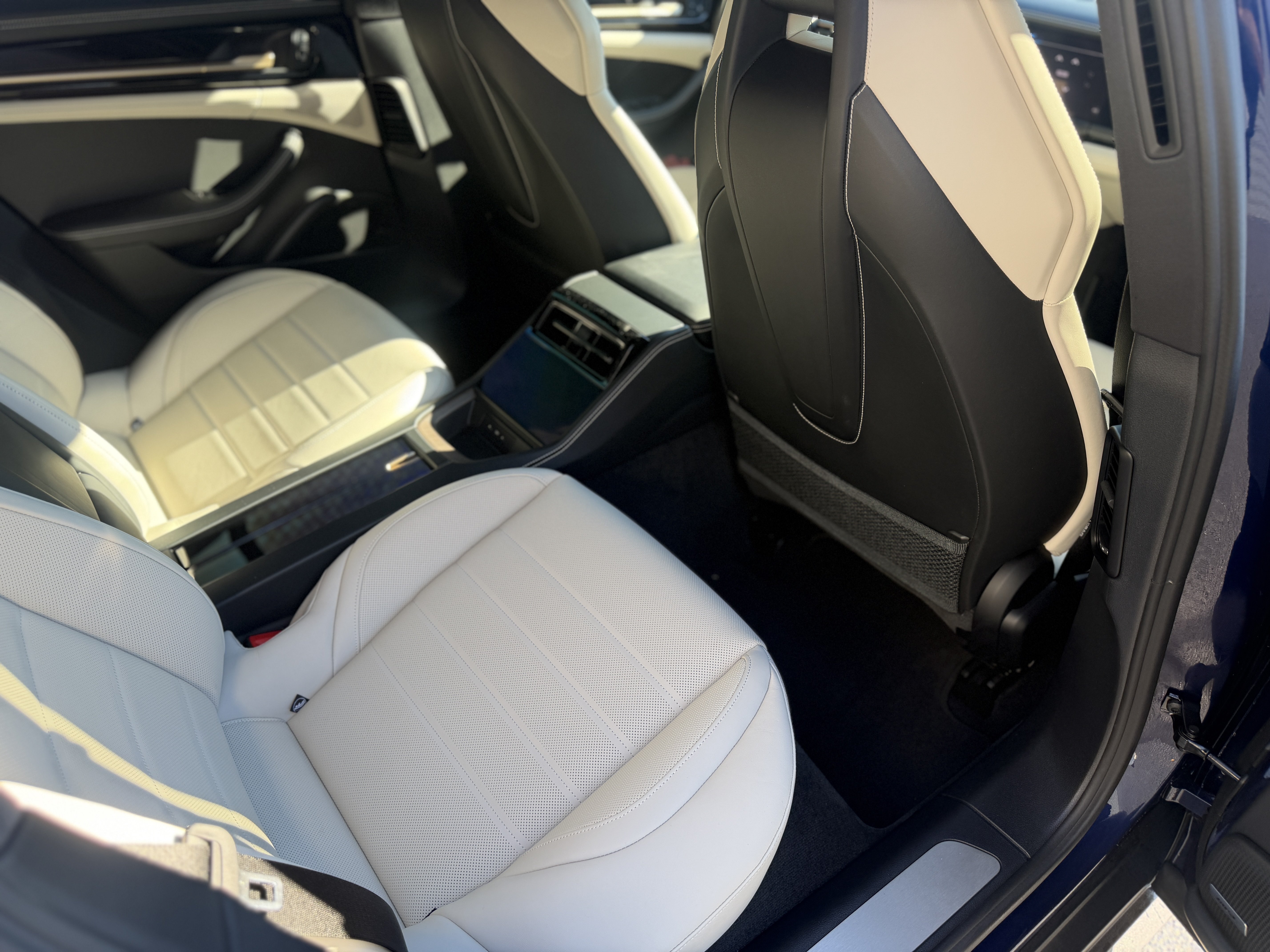 Certified 2024 Porsche Panamera RWD image 21