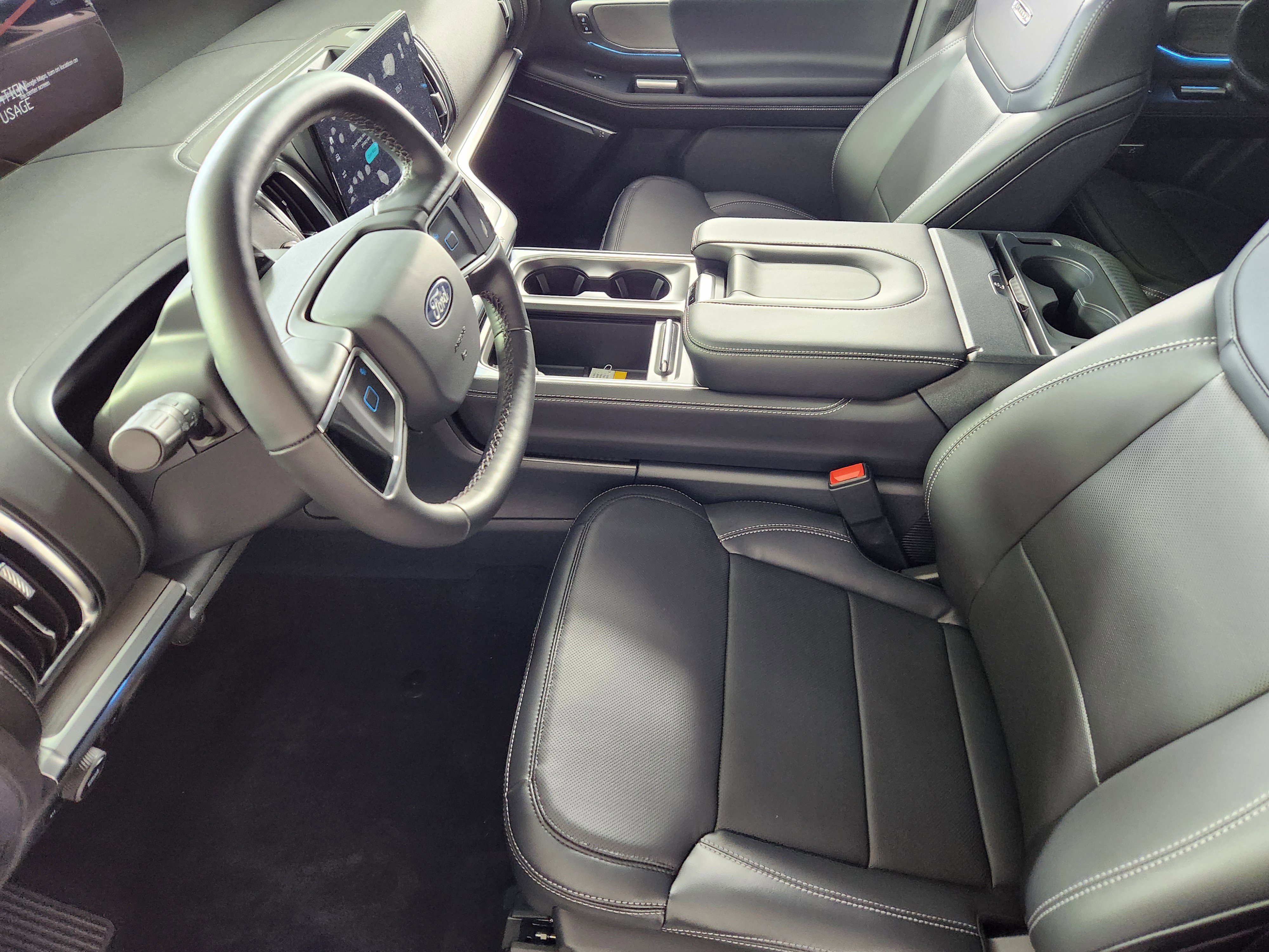 New 2026 Ford Expedition Platinum w/ Driver's Package AWD/4WD image 11