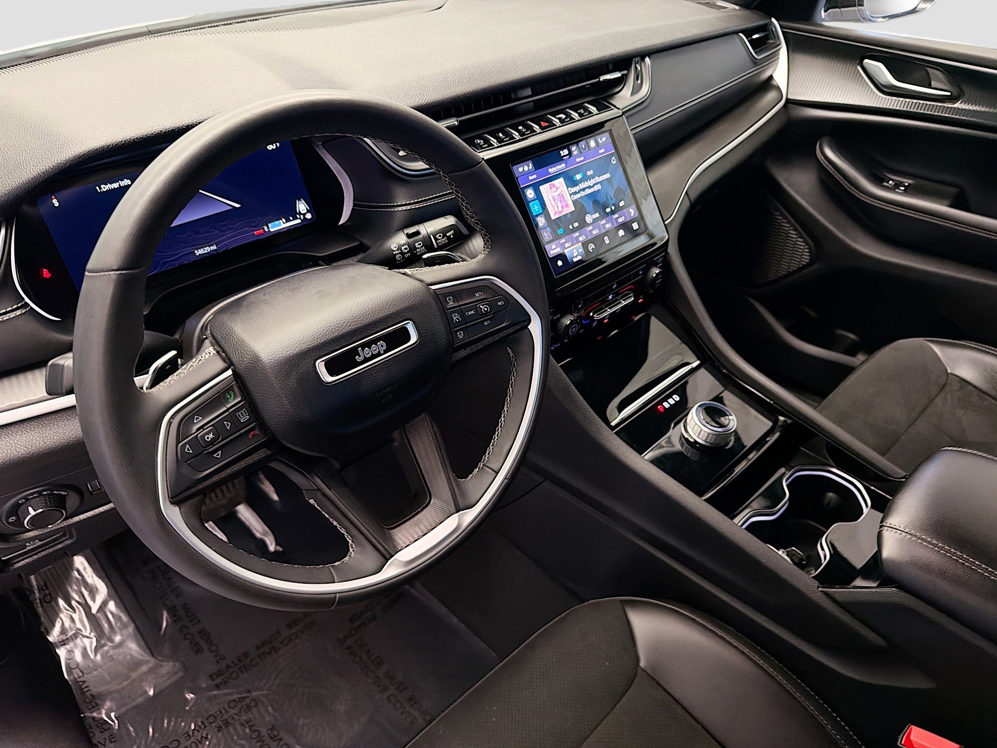 Used 2023 Jeep Grand Cherokee Altitude image 7