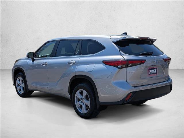 Used 2023 Toyota Highlander LE AWD/4WD image 8