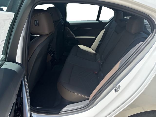 New 2026 BMW 550e xDrive image 24