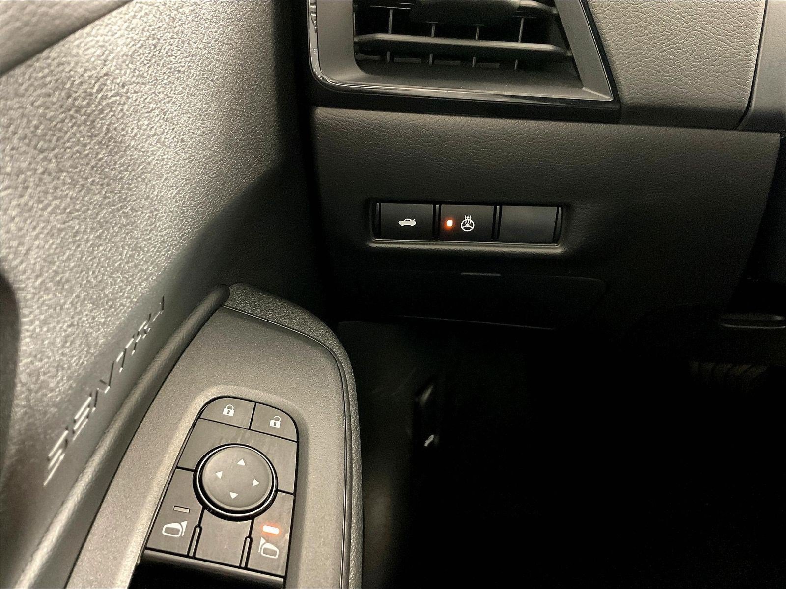 Certified 2026 Nissan Sentra SV w/ SV Convenience Package FWD image 15