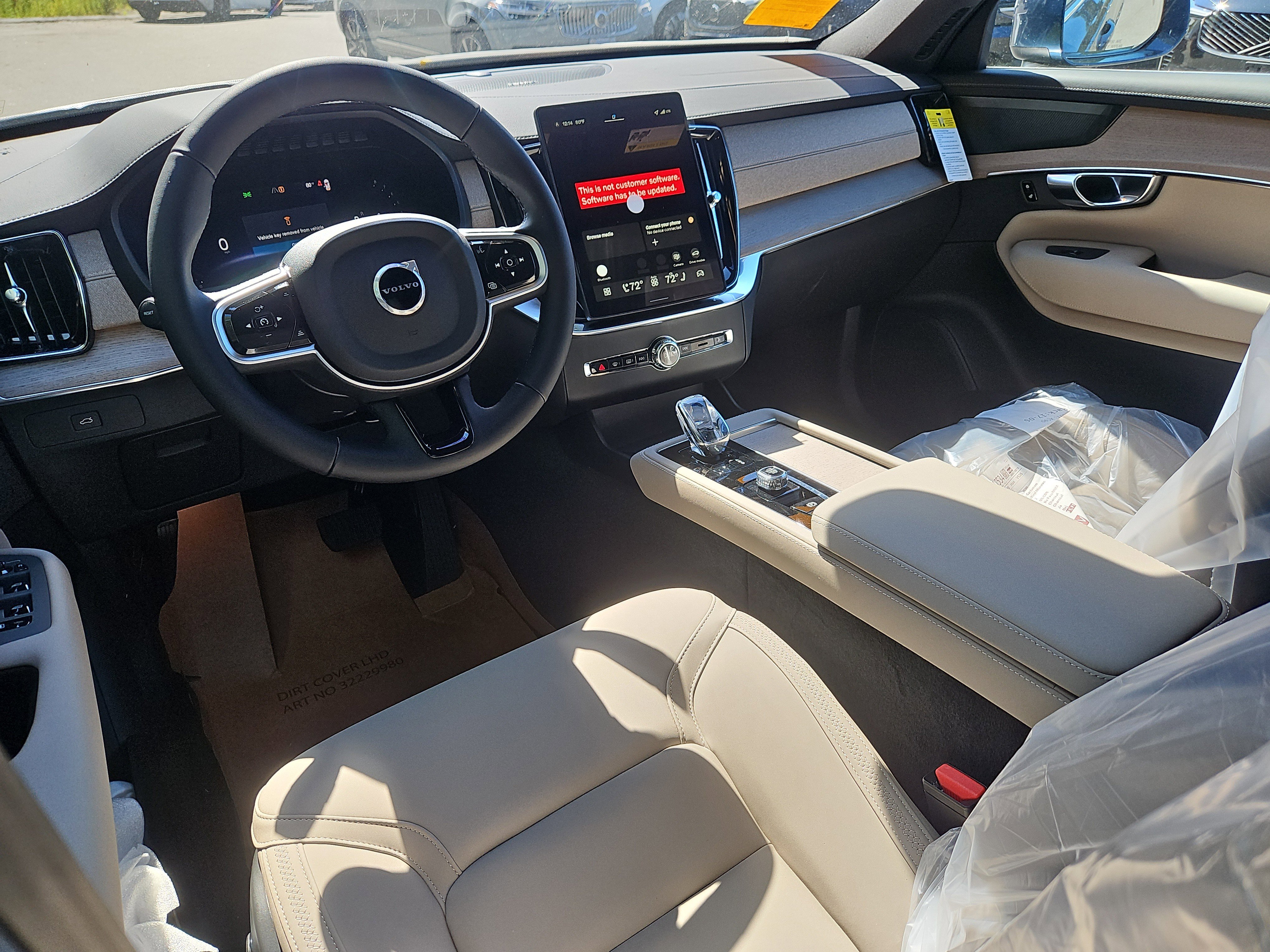 New 2026 Volvo XC90 B6 Plus w/ Protection Package Premier image 3