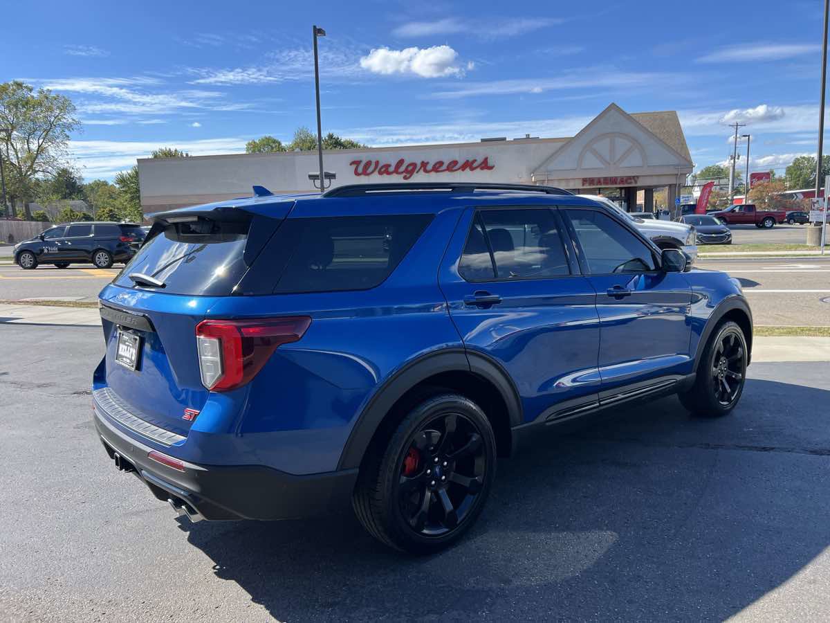 Used 2020 Ford Explorer ST w/ ST Street Pack image 5