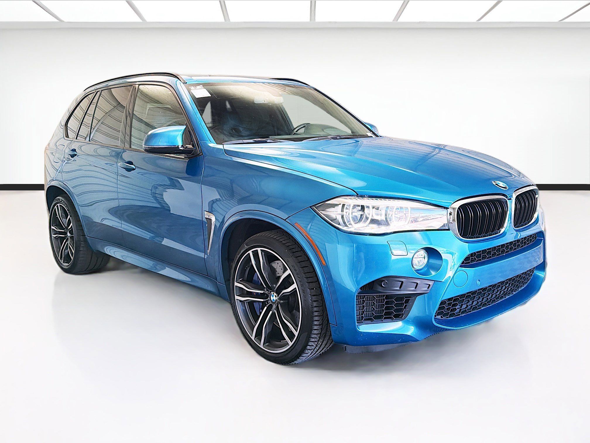 Used 2016 BMW X5 M image 3