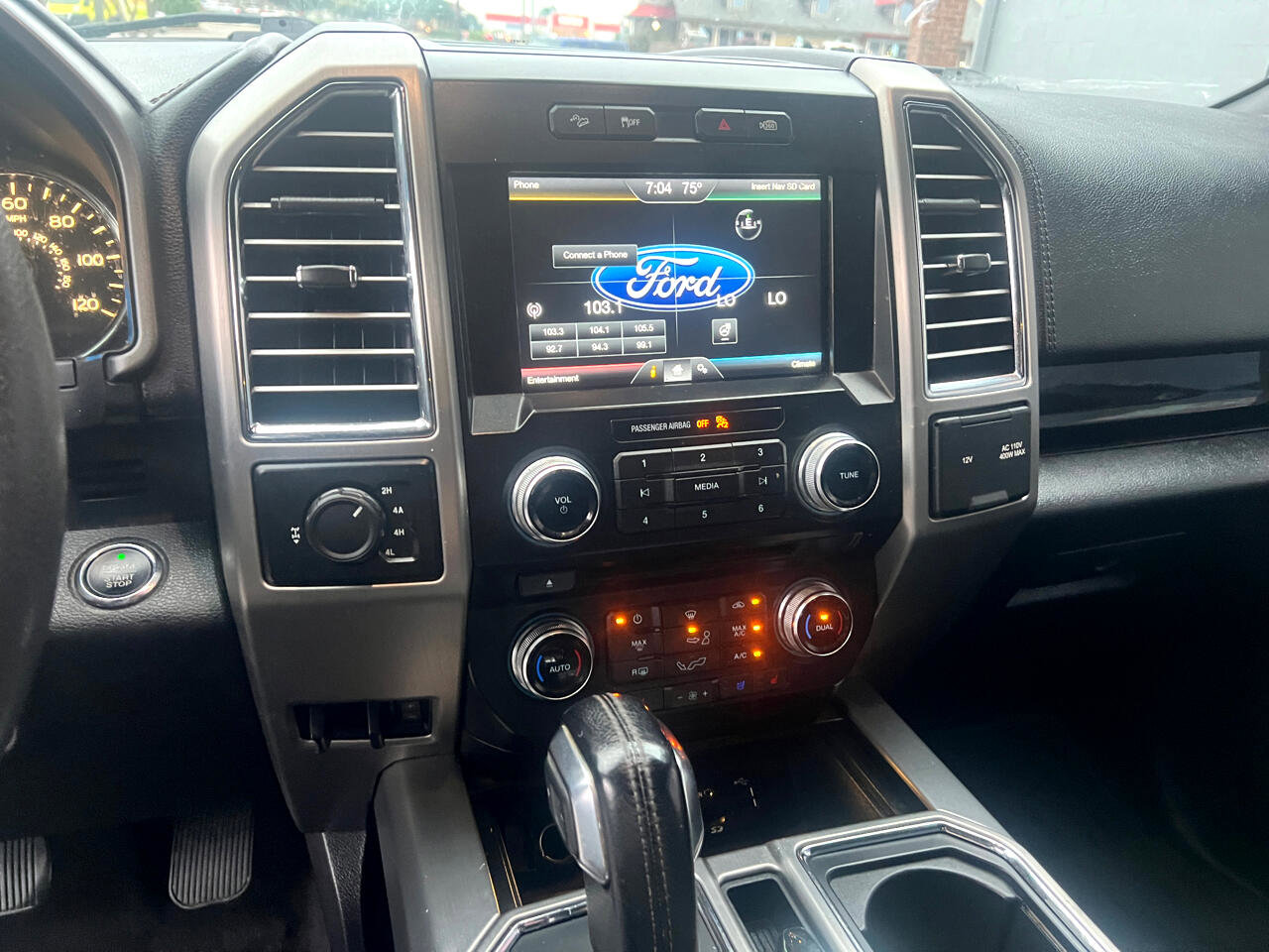 Used 2015 Ford F150 Platinum w/ Equipment Group 701A Luxury image 12