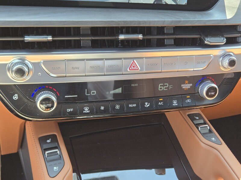 Certified 2025 Kia Telluride SX X-Line AWD/4WD image 24