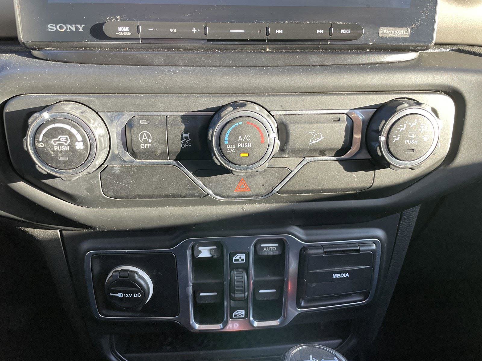 Used 2018 Jeep Wrangler Unlimited Sport S image 23