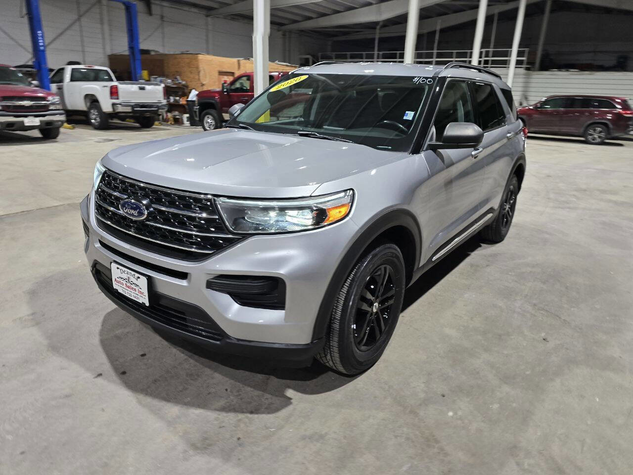 Used 2020 Ford Explorer XLT w/ Comfort Package image 3