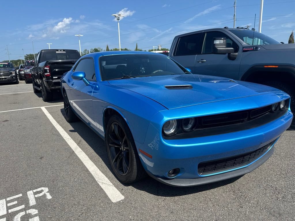 Used 2018 Dodge Challenger SXT w/ Blacktop Package RWD image 9