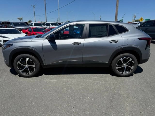 New 2026 Chevrolet Trax RS w/ Sunroof Package FWD image 5