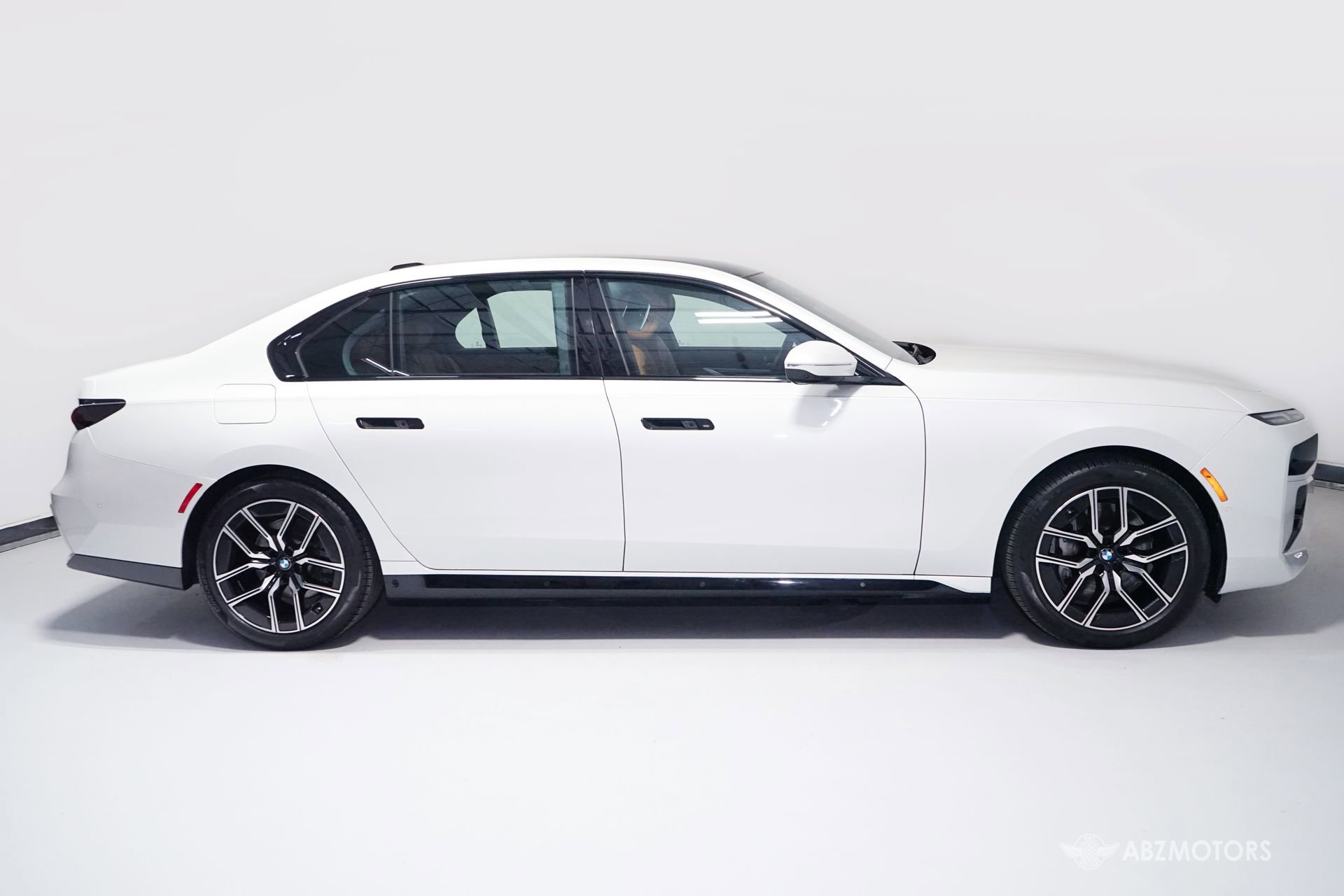 Used 2023 BMW 740i RWD image 4