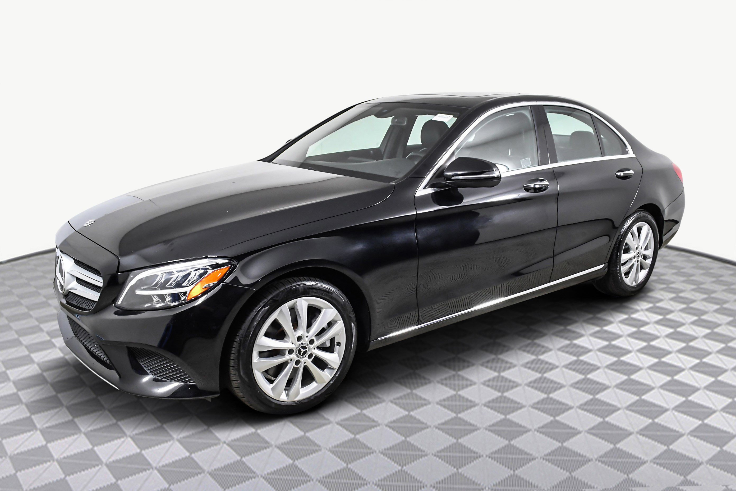 Used 2020 Mercedes-Benz C 300 Sedan image 4