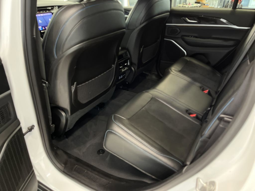 Used 2022 Jeep Grand Cherokee Trailhawk image 30