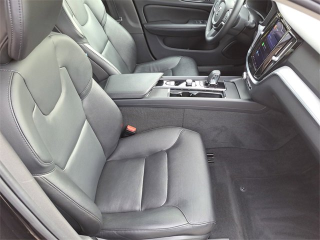 Used 2024 Volvo S60 B5 Core image 24