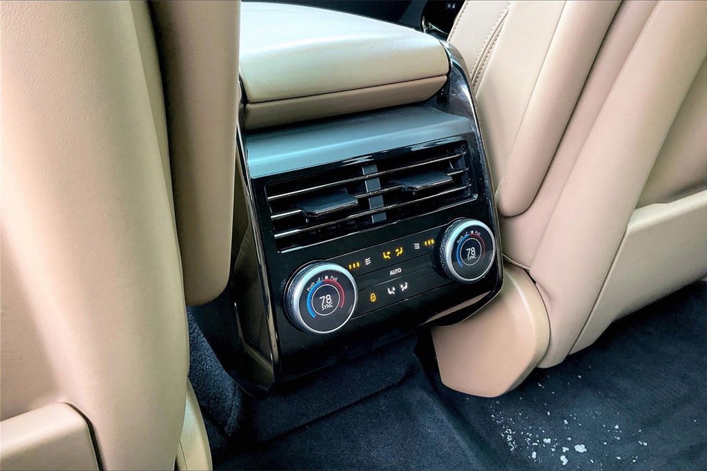 Used 2024 Land Rover Range Rover Sport SE image 10