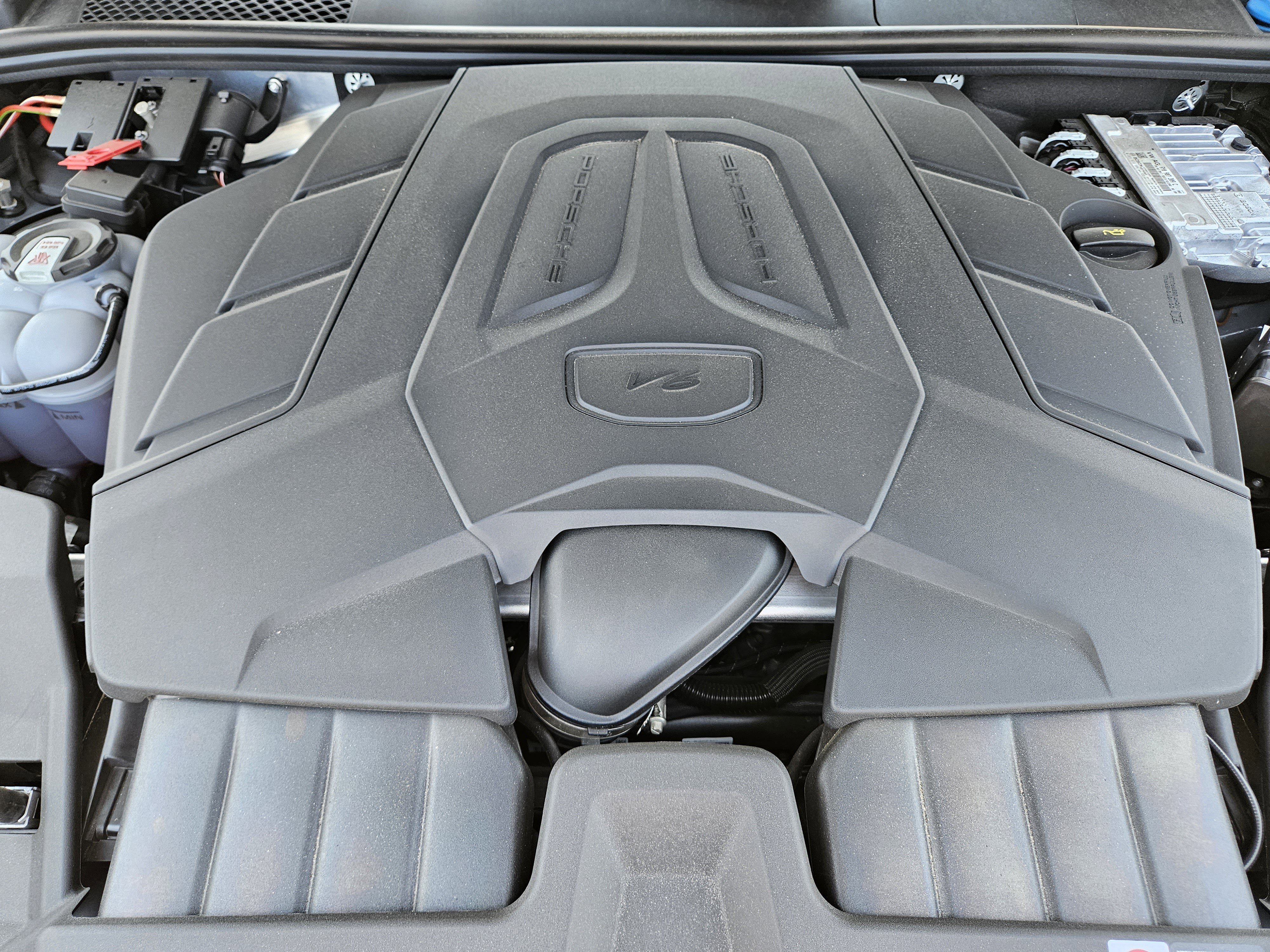 Certified 2025 Porsche Cayenne Coupe image 40