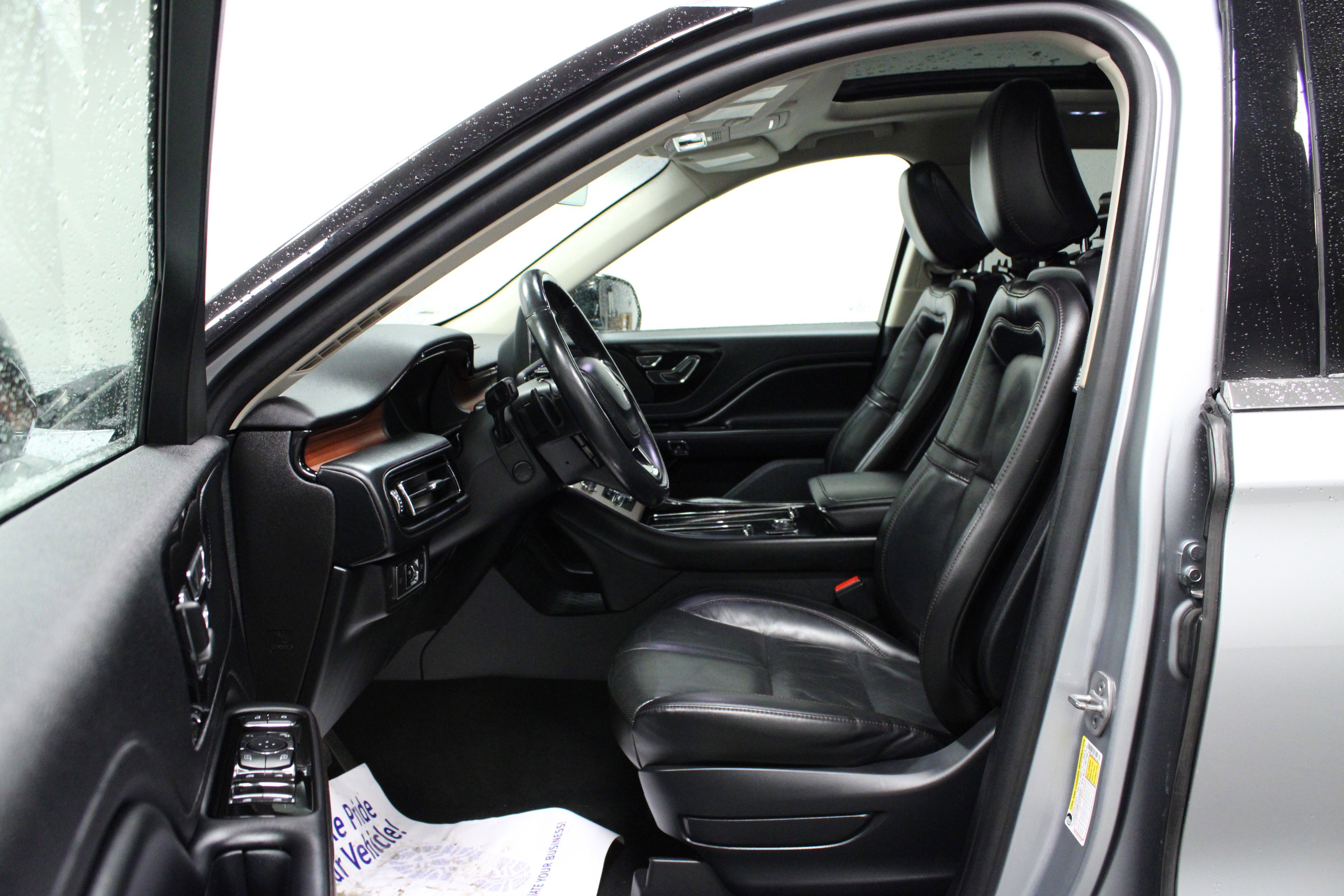 Used 2022 Lincoln Aviator Reserve w/ Equipment Group 201A image 12