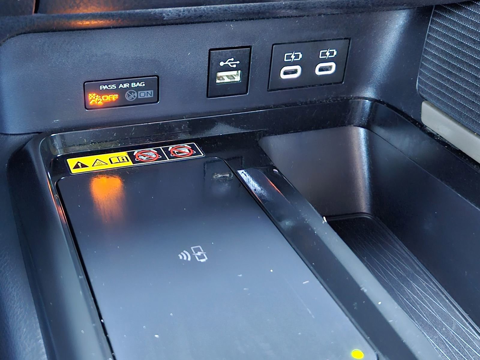 Used 2025 Toyota Camry SE w/ Convenience Package image 23