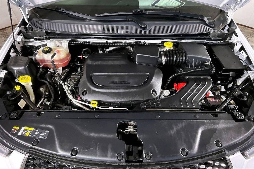 Used 2022 Chrysler Pacifica Touring-L FWD image 9