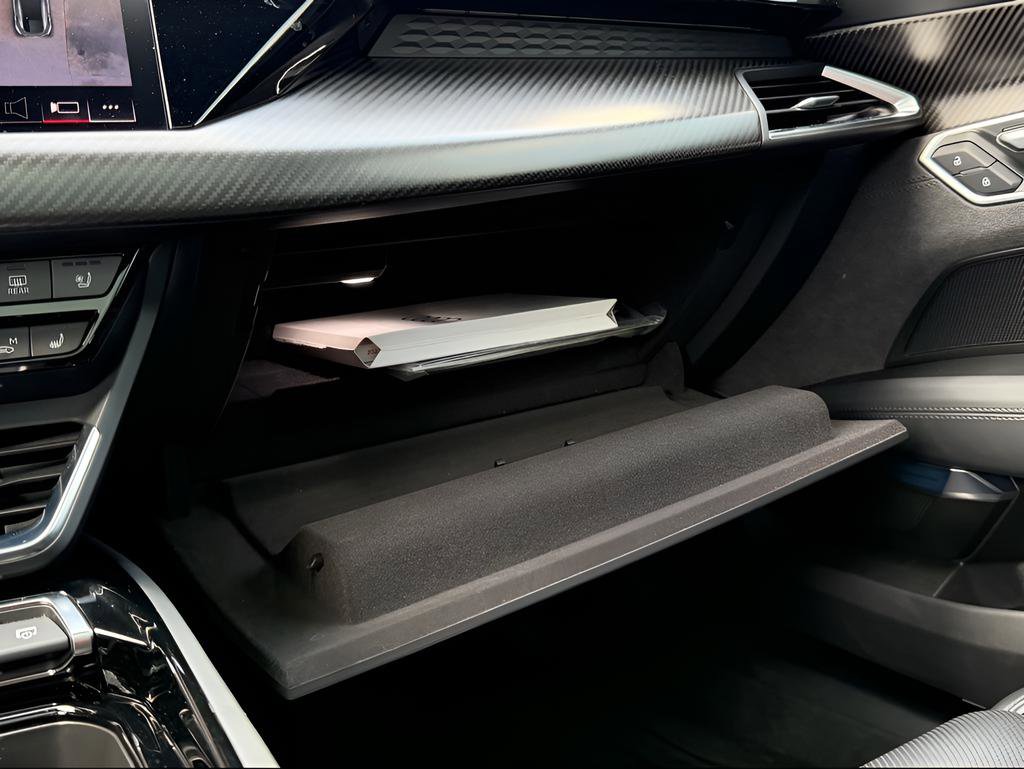 Used 2022 Audi e-tron GT Prestige image 50